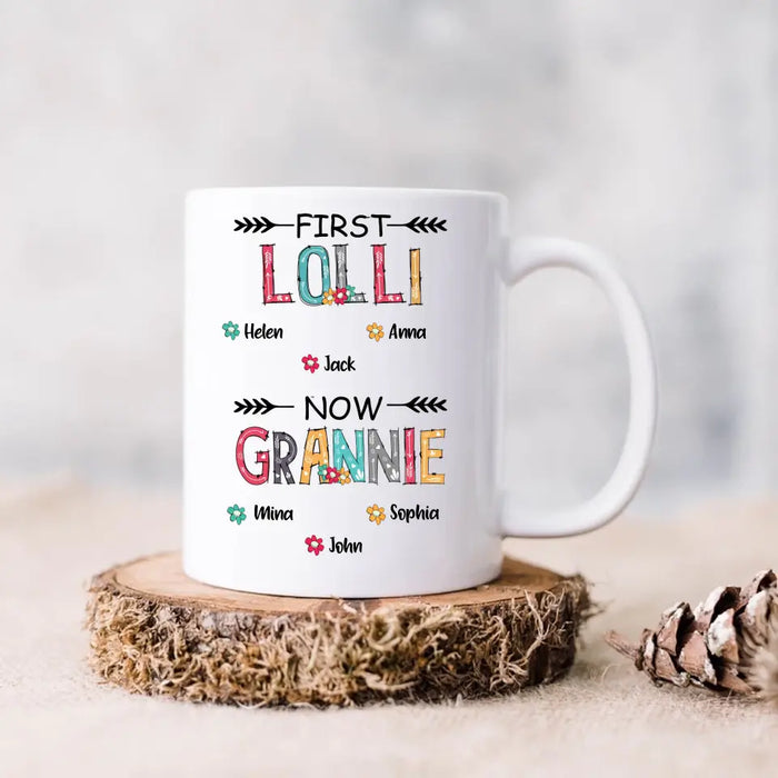 Custom Personalized Grandma Coffee Mug - Upto 4 Kids And 8 Grandkids - Mother's Day Gift Idea for Grandma - First Mom Now Nana Kid And Grandkids Flower Pattern