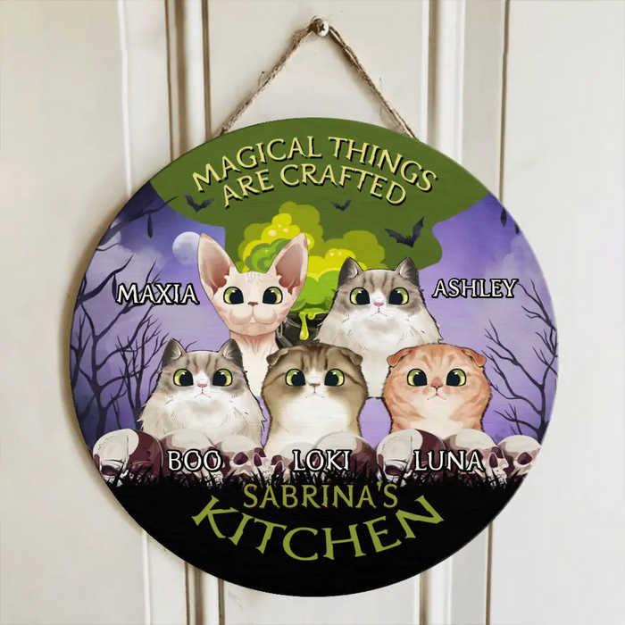 Personalized Cats Circle Door Sign - Gift Idea For Cats Lovers - Upto 5 Cats - Magical Things Are Crafted