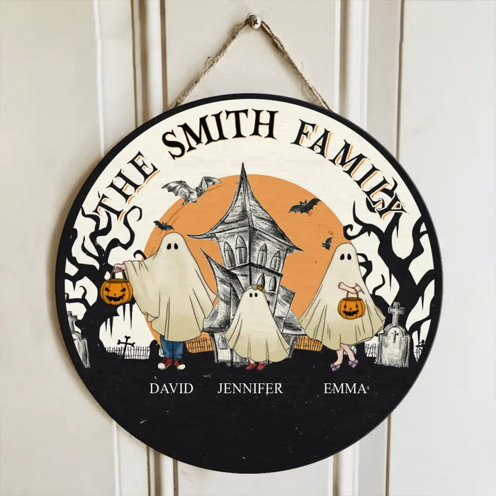 Custom Personalized Family Circle Wooden Sign - Upto 6 People & 3 Pets - Halloween Gift Idea for Family