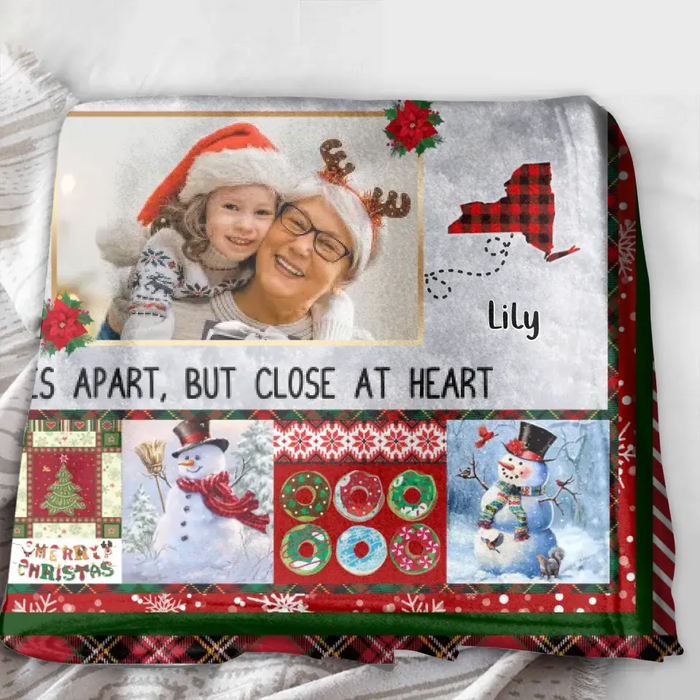 Personalized Upload Photo Single Layer Fleece/ Quilt Blanket - Gift Idea For Grandma/ Kid - The Love Between A Grandma & Granddaughter Knows No Distance