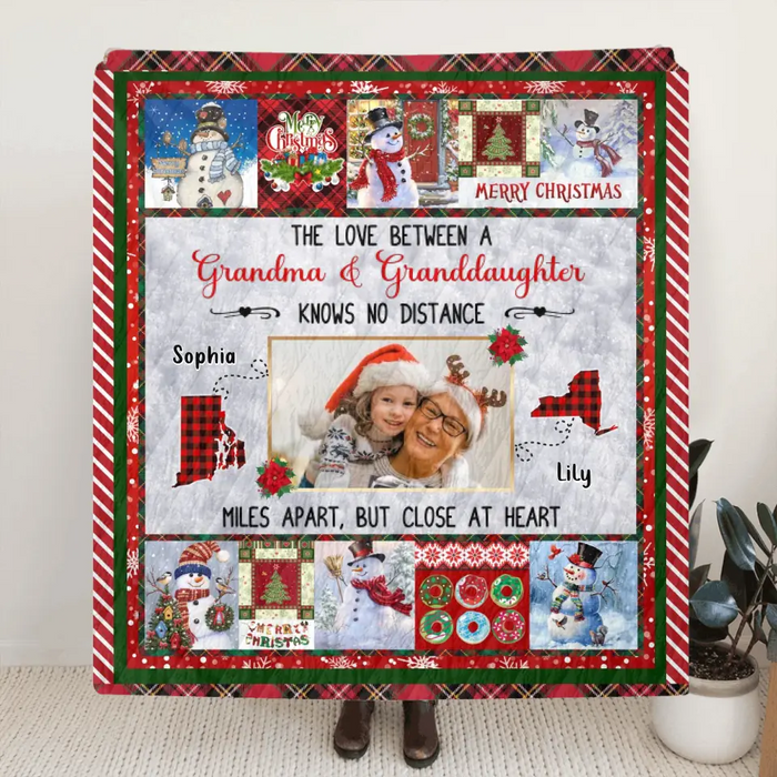 Personalized Upload Photo Single Layer Fleece/ Quilt Blanket - Gift Idea For Grandma/ Kid - The Love Between A Grandma & Granddaughter Knows No Distance