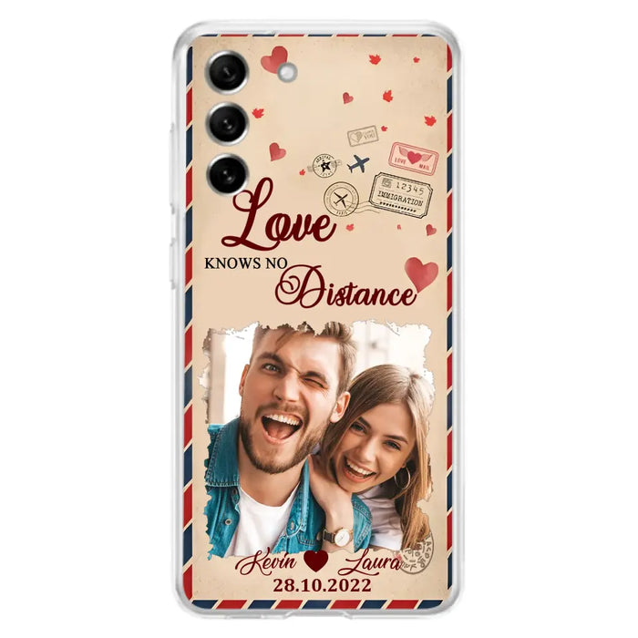 Custom Personalized Couple Phone Case - Gift Idea For Couple/ Valentines Day - Upload Photo - Love Knows No Distance - Case For iPhone/ Samsung