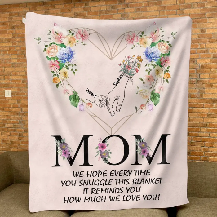 Personalized Mom Quilt Blanket/Fleece Throw Blanket - Gift Idea From Kid To Mom with up to 6 Kids - Mother's Day Gift