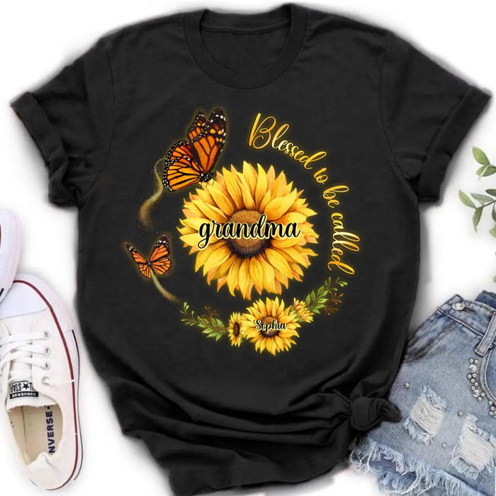 Personalized Sunflower Shirt/Hoodie - Up to 10 Kids - Mother's Day Gift Idea for Mom/Grandma
